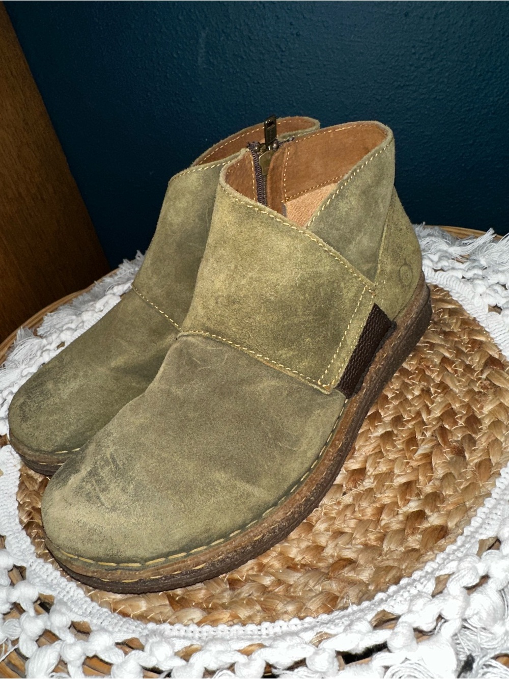 Born Tora’s Women’s Suede Ankle Booties - Picture 3 of 7